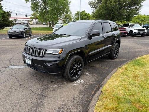 Black 2022 Jeep Grand Cherokee WK Laredo
