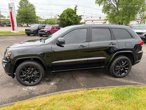 Black 2022 Jeep Grand Cherokee WK Laredo