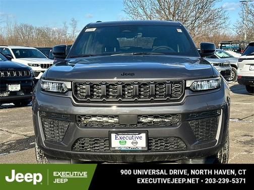 2026 Jeep Grand Cherokee Laredo