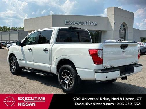 2024 Nissan Titan SV