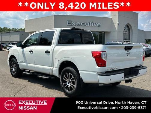 2024 Nissan Titan SV