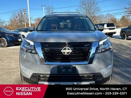 2025 Nissan Pathfinder Platinum