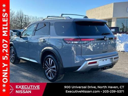 2025 Nissan Pathfinder Platinum