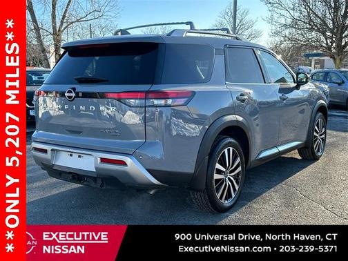 2025 Nissan Pathfinder Platinum