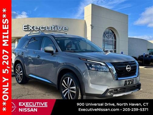 2025 Nissan Pathfinder Platinum