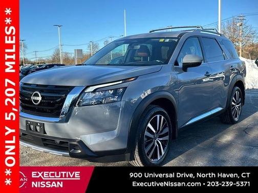 2025 Nissan Pathfinder Platinum