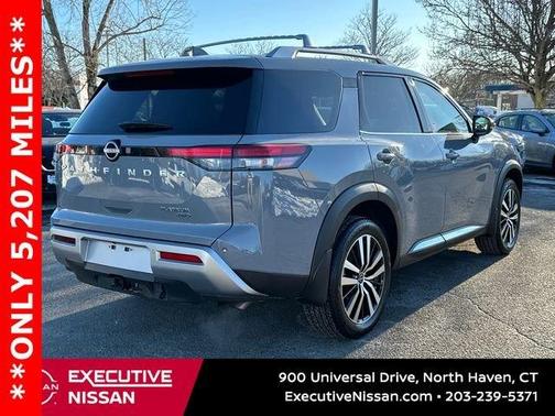 2025 Nissan Pathfinder Platinum