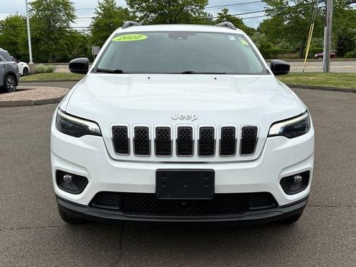 White 2022 Jeep Cherokee Latitude Lux