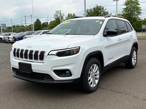 White 2022 Jeep Cherokee Latitude Lux