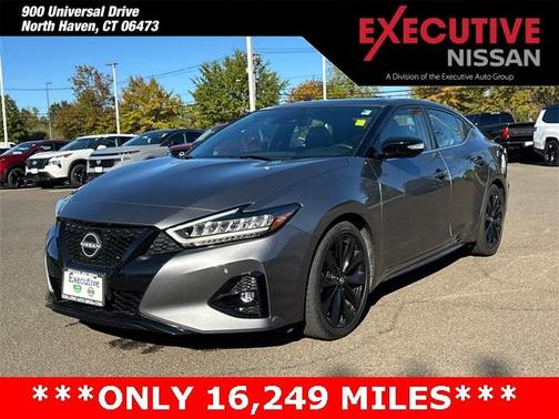 2023 Nissan Maxima SR