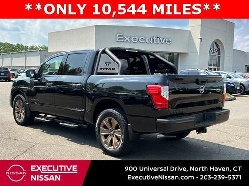 2024 Nissan Titan SV