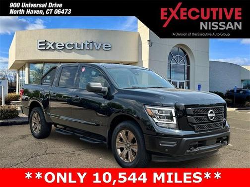 2024 Nissan Titan SV
