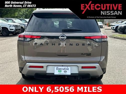 2024 Nissan Pathfinder Platinum