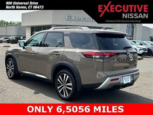 2024 Nissan Pathfinder Platinum