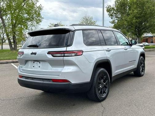 Silver 2024 Jeep Grand Cherokee L Laredo