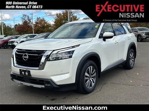 2024 Nissan Pathfinder SL
