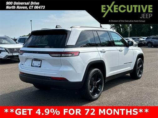 2025 Jeep Grand Cherokee Laredo