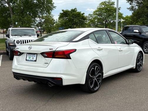 White 2024 Nissan Altima 2.5 SR