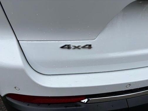 White 2023 Jeep Grand Cherokee L Limited