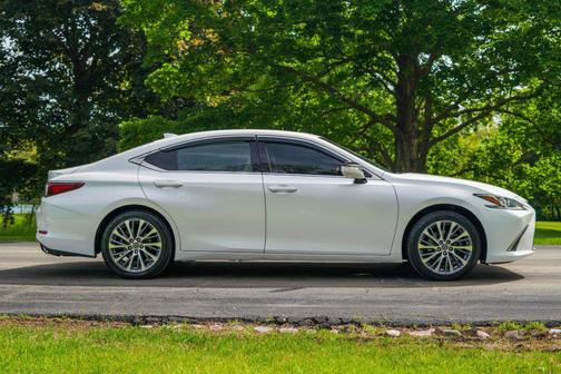 Eminent White Pearl 2020 Lexus ES 350 Base