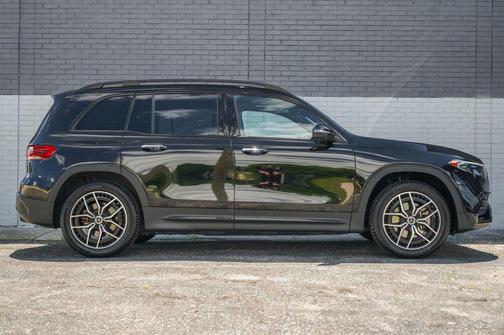 Black 2023 Mercedes-Benz EQB 250 Base