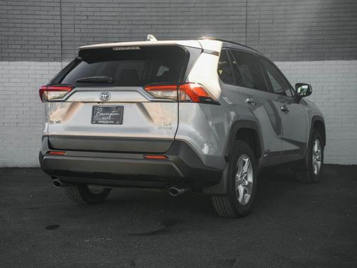 Silver Sky Metallic 2021 Toyota RAV4 Hybrid XLE