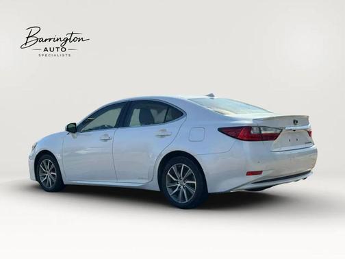 Eminent White Pearl 2017 Lexus ES 300h Base