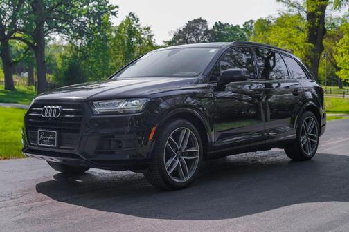 Black 2018 Audi Q7 3.0T Prestige