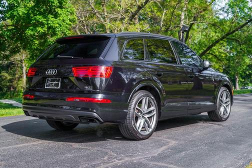Black 2018 Audi Q7 3.0T Prestige