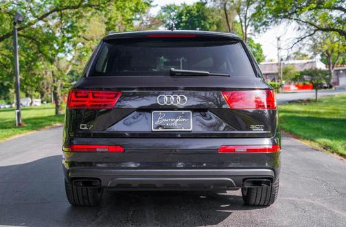 Black 2018 Audi Q7 3.0T Prestige