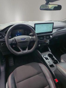 Star White Metallic Tri-Coat 2025 Ford Escape ST-Line