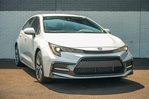 Classic Silver Metallic 2020 Toyota Corolla SE