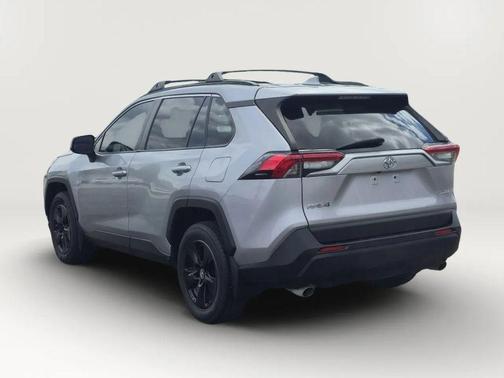 Silver Sky Metallic 2019 Toyota RAV4 XLE