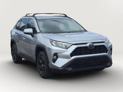 Silver Sky Metallic 2019 Toyota RAV4 XLE