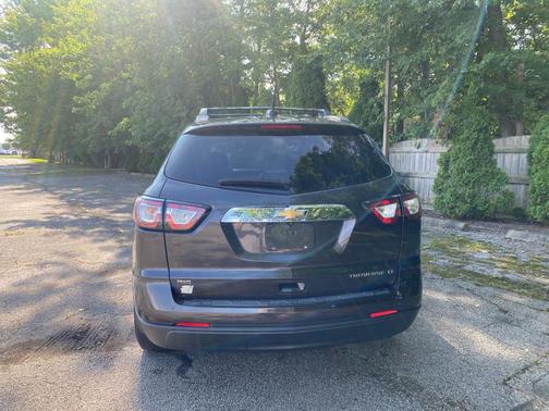 Mosaic Black Metallic 2016 Chevrolet Traverse 2LT
