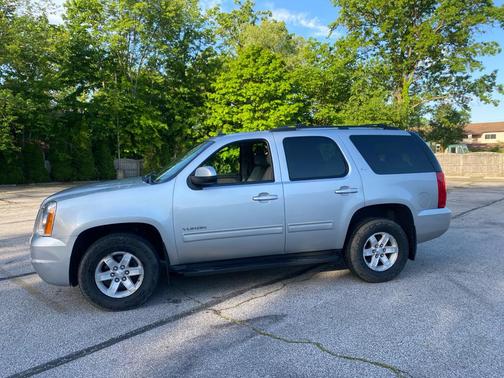 Quicksilver Metallic 2012 GMC Yukon SLT