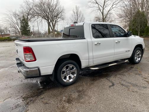 Bright White Clearcoat 2019 RAM 1500 Big Horn