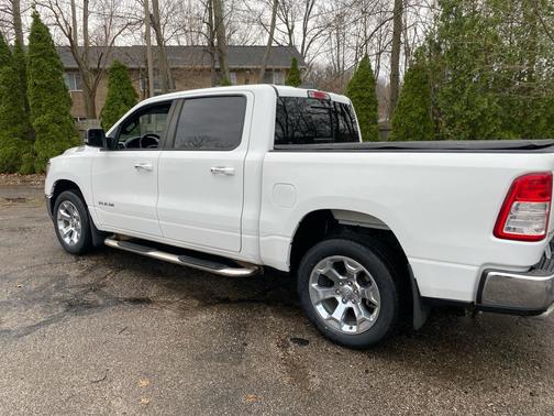 Bright White Clearcoat 2019 RAM 1500 Big Horn
