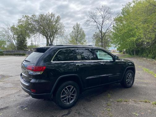 Diamond Black Crystal Pearlcoat 2020 Jeep Grand Cherokee Limited