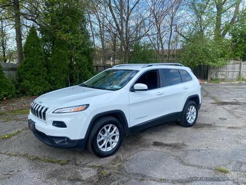 Bright White Clearcoat 2016 Jeep Cherokee Latitude
