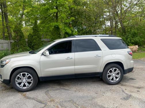 GOLD 2015 GMC Acadia SLT-2