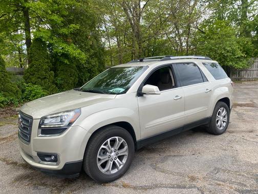 GOLD 2015 GMC Acadia SLT-2