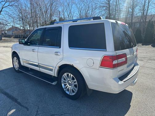 2014 Lincoln Navigator Base