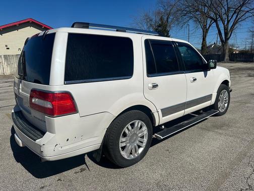 2014 Lincoln Navigator Base