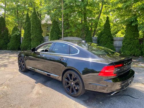 Onyx Black Metallic 2017 Volvo S90 T6 Inscription