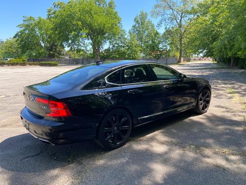 Onyx Black Metallic 2017 Volvo S90 T6 Inscription