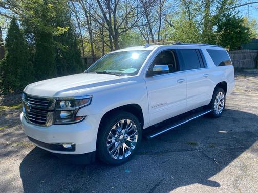 WHITE 2020 Chevrolet Suburban Premier