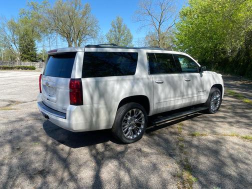 WHITE 2020 Chevrolet Suburban Premier