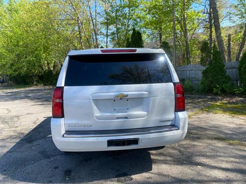 WHITE 2020 Chevrolet Suburban Premier