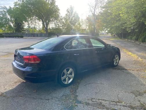 Night Blue Metallic 2015 Volkswagen Passat 1.8T Limited Edition